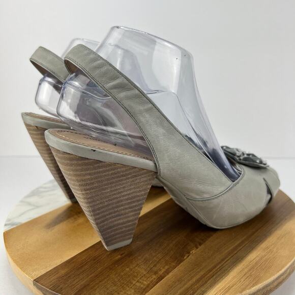 COMFORT Vince Camuto Majorca Lt Gray Leather Slingback Stacked Heel Peep Toe 10 - Picture 5 of 13